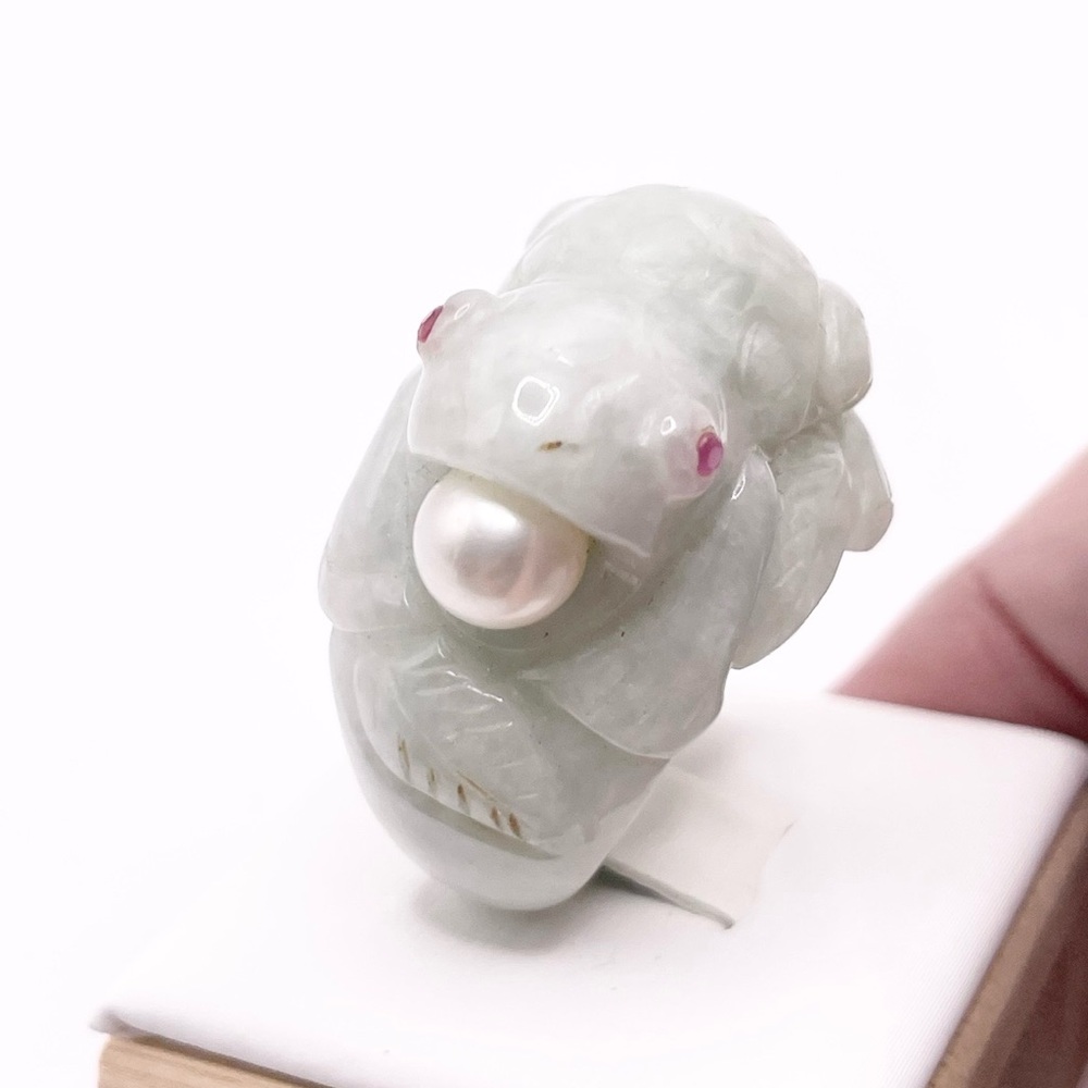 Size 7 Carved Jade Frog Ring with Real Pearl Accent, Ruby eyes